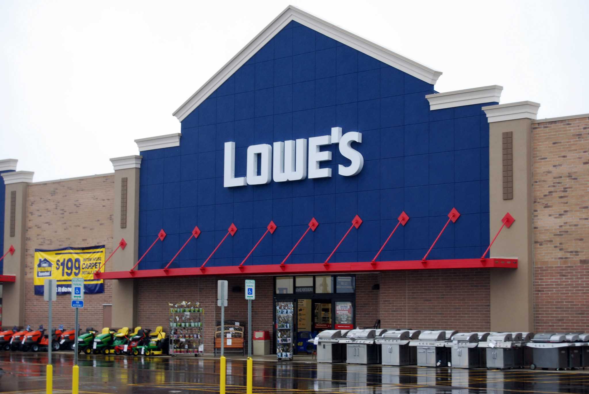  Lowes holiday hours 
