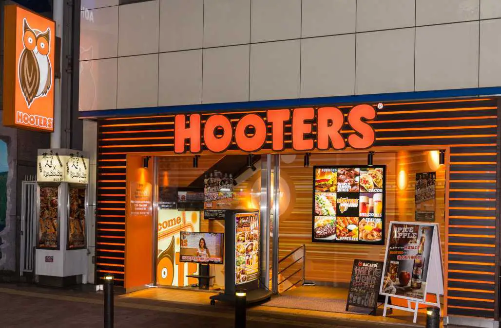 nearest hooters, hooters restaurant locations